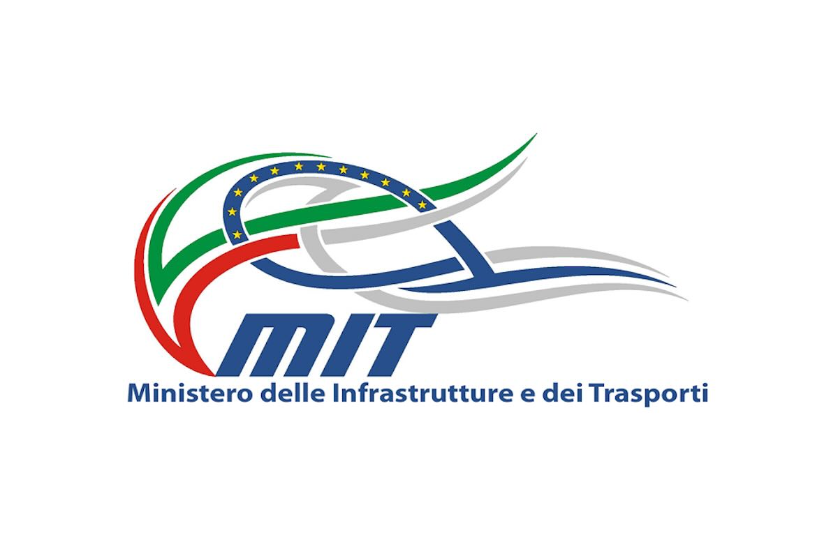 Nuovo concorso al Ministero delle infrastrutture e dei trasporti, 4 posti per esperti giuristi: mancano pochi giorni