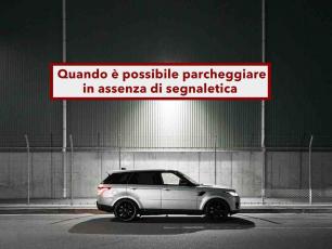 Codice della Strada, se manca il divieto di sosta puoi parcheggiare fuori dalle strisce: ecco tutti i casi e i divieti