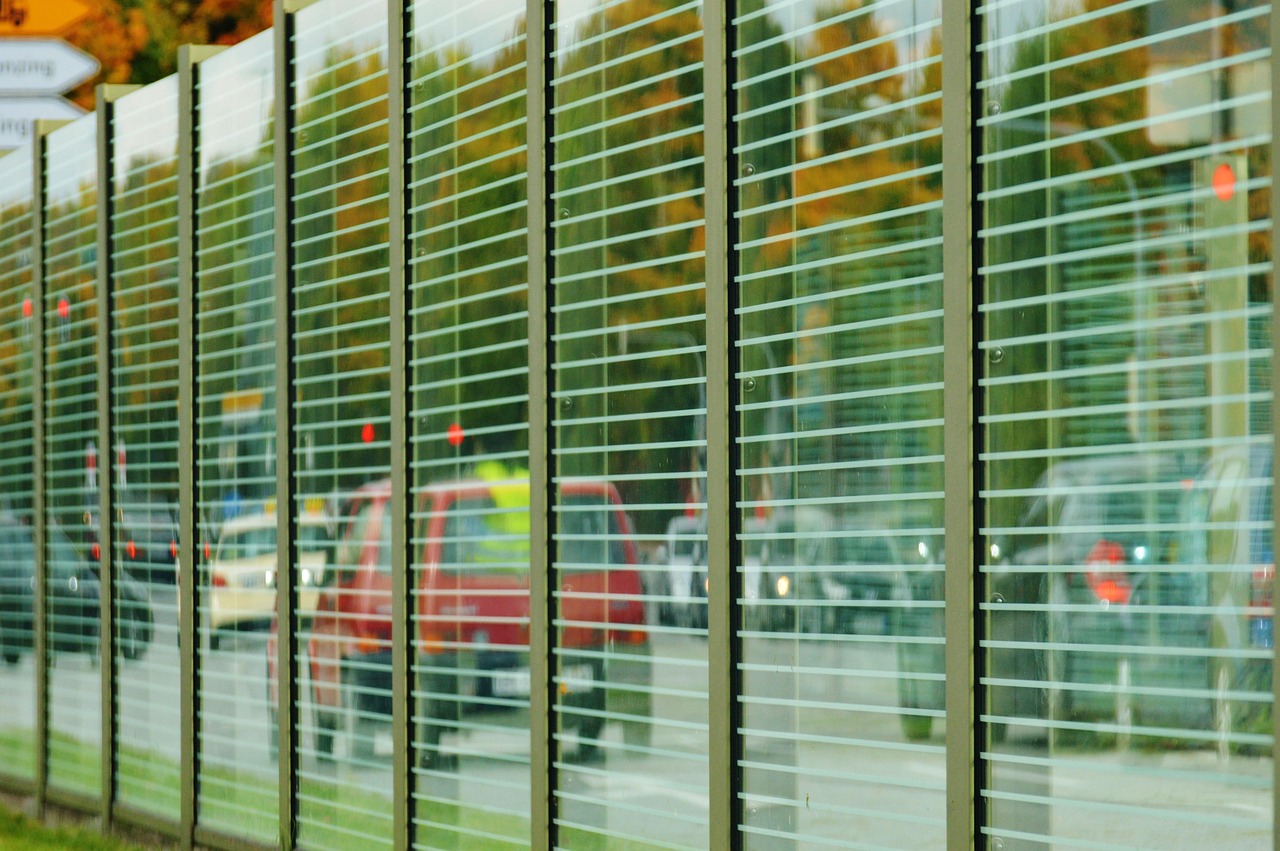 Barriere antirumore, a quale distanza dalle case? La Cassazione