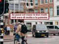 Codice della Strada, rischi fino a 665 euro di multa se passi col rosso in bici e se causi un incidente paghi tutto tu