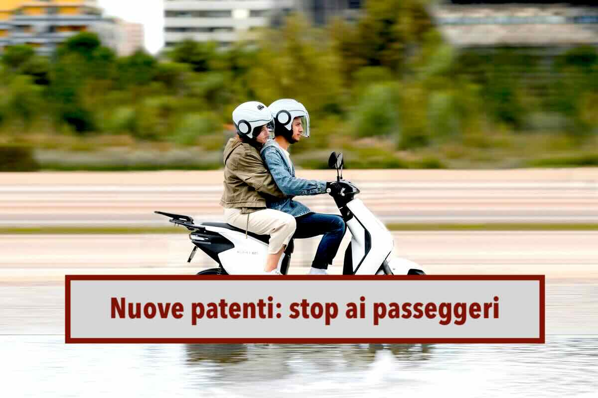 Patenti moto e scooter, da oggi non potrai pi portare passeggeri col foglio rosa: ecco le novit del Codice della strada