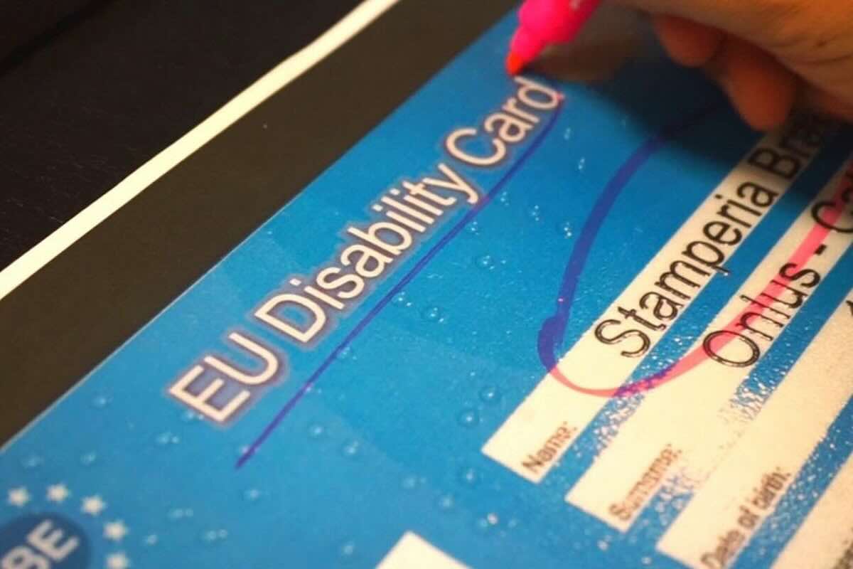 Disability Card, nuova carta europea disabilit e contrassegno parcheggio disabili: ecco tutte le novit e i vantaggi